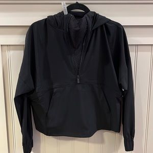 Black cropped lululemon wind breaker